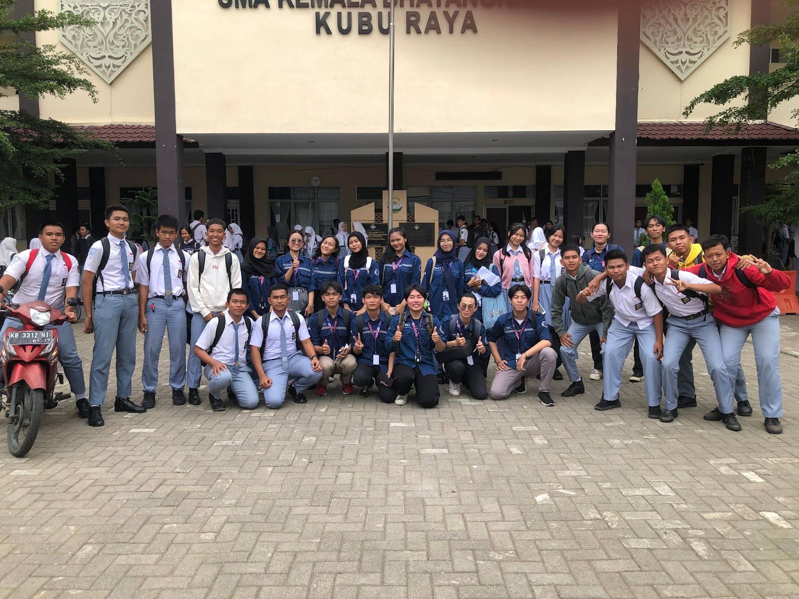 Read more about the article Sosialisasi Pembekalan Studi Statistik (SPSS) di SMAS Kemala Bhayangkari 1 Kubu Raya